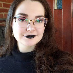 Meet your Posher, Brittney